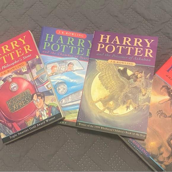 Harry Potter Books 1-4 Paperback Boxed Set - Picture 4 of 8